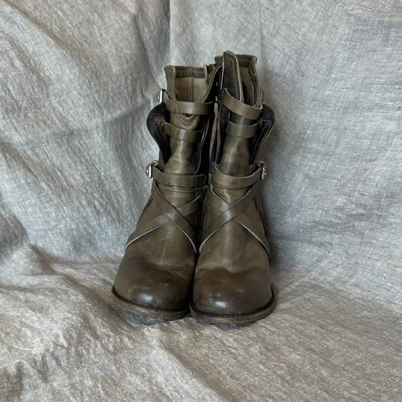 Freebird by Steven Gray and Brown Heeled Boots - Picture 4 of 10